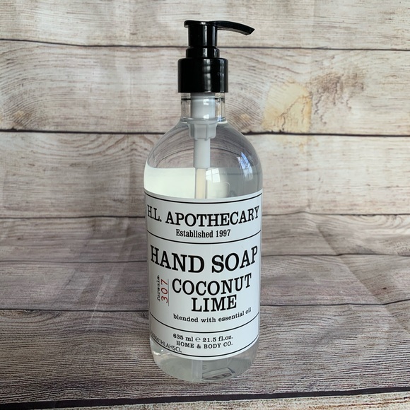 2️⃣✖️3️⃣4️⃣ 🌴H&B Co. H.L. Apothecary Coconut Lime🖐 Soap - Picture 1 of 4